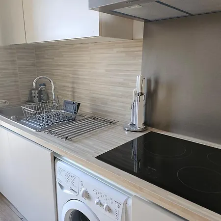 Apartment - T2 Coquet Et Lumineux Avec Parking Private, Proche Et Commerces - Fr-1-319-78 *