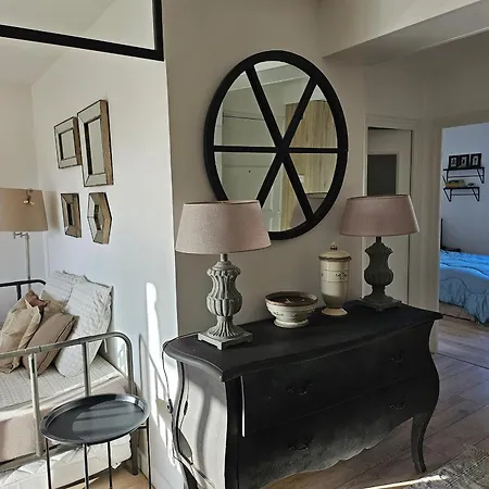 Apartment - T2 Coquet Et Lumineux Avec Parking Private, Proche Et Commerces - Fr-1-319-78 *