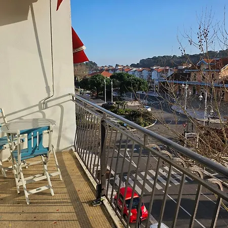 - T2 Coquet Et Lumineux Avec Parking Private, Proche Et Commerces - Fr-1-319-78