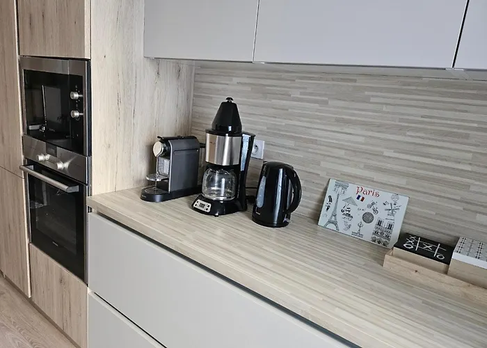 - T2 Coquet Et Lumineux Avec Parking Private, Proche Et Commerces - Fr-1-319-78 Lejlighed